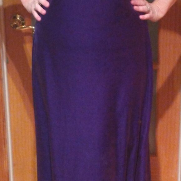 New look deep purple velvet dress - Picture 2 of 5
